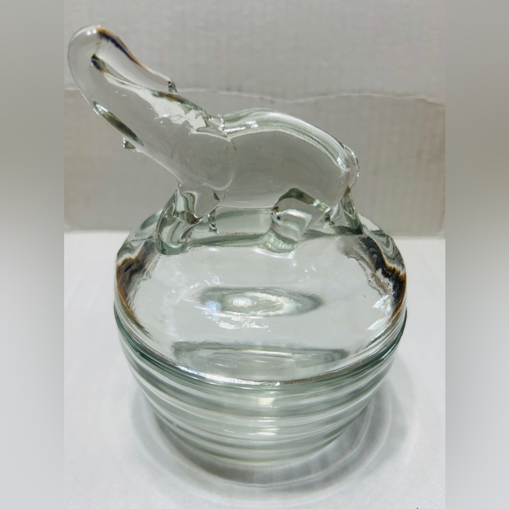 Vintage Powder dish, elephant, Jeanette glass.  Base has one small chip.